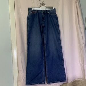 Tommy Hilfiger Low rise wide leg mid washed denim size 00 waist 24